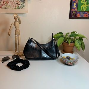 SOLD ON DEPOP Black basic mini handbag🎵✖️⚫️